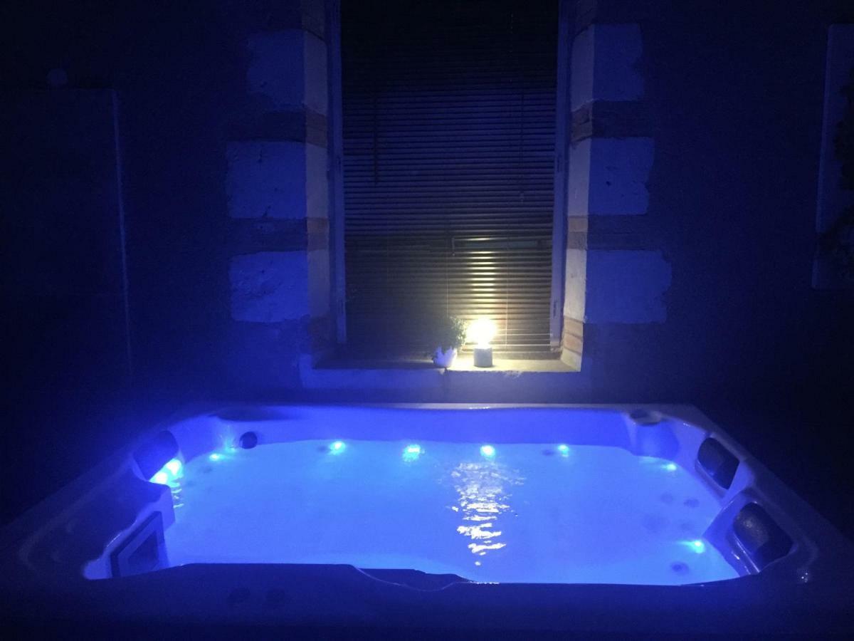 Hotel & Spa Chai De La Paleine Le Puy-Notre-Dame Εξωτερικό φωτογραφία