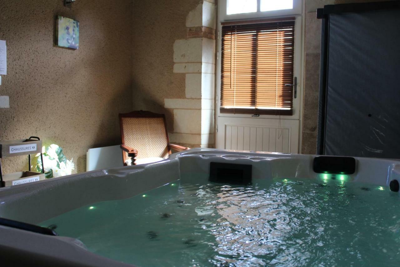 Hotel & Spa Chai De La Paleine Le Puy-Notre-Dame Εξωτερικό φωτογραφία